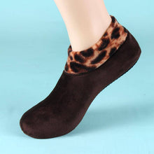 Cargar imagen en el visor de la galería, Ultimate Indoor Non-slip Thermal Socks - Libiyi
